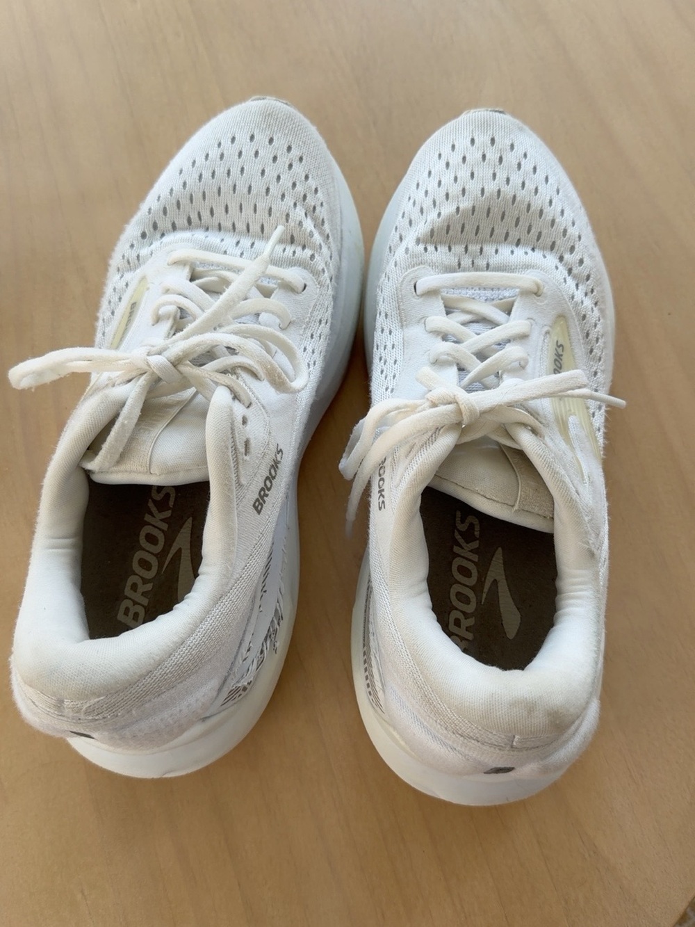 Brooks Women’s Running Shoes White Size 8 Medium (B) – Read Description